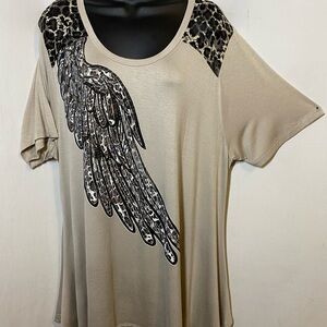 Vocal Size 3X Women's Wing-Print Short Sleeve Tunic with Animal Print Lace Yoke